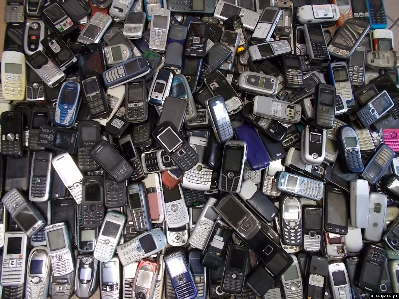 skup, sprzedaż i wymiana telefonów sprawne, uszkodzone, złom opole gotówka!